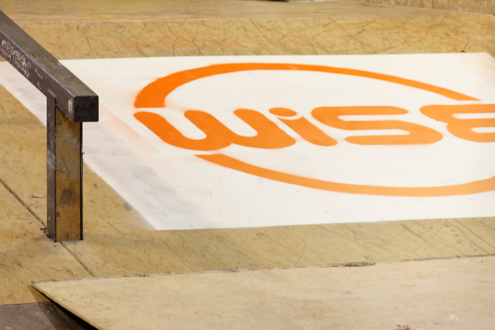 wise_scootering_montreux_2016_rail_logo